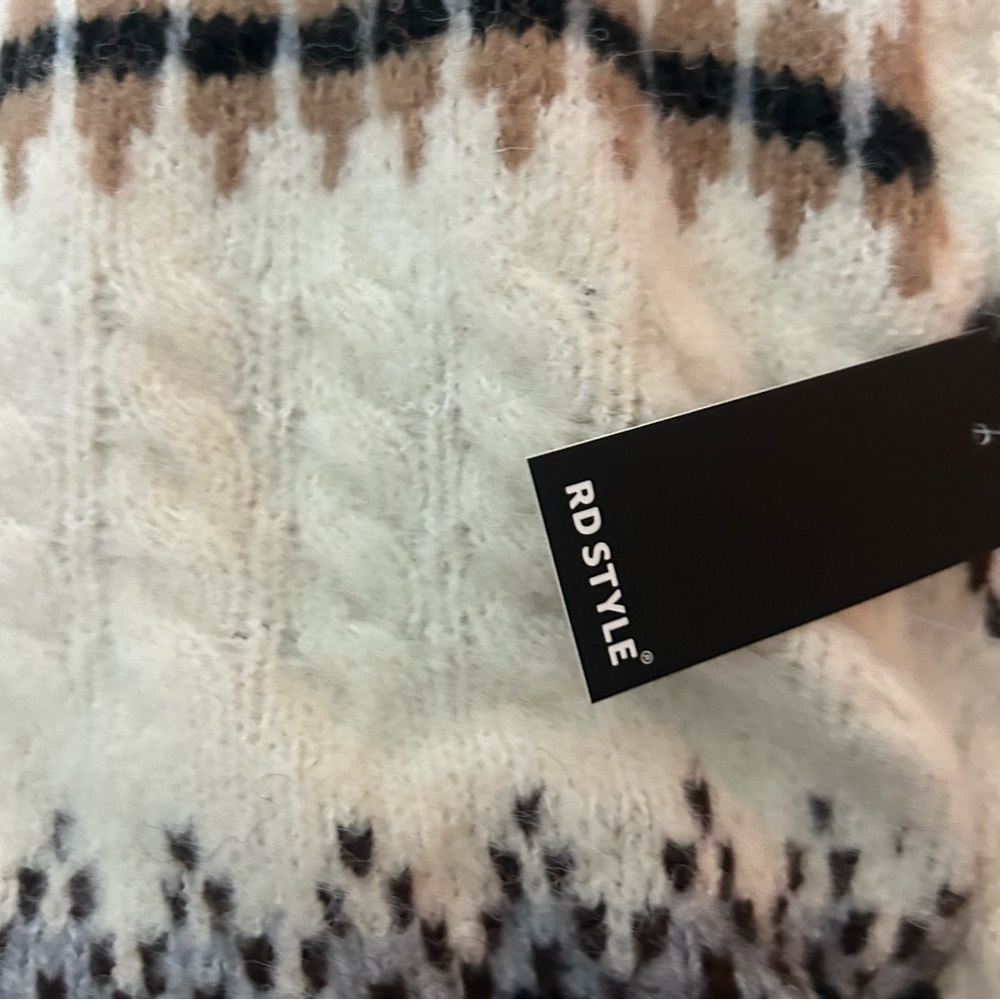 NWT RD STYLE
Chandler V-Neck Cardigan - Picture 9 of 10